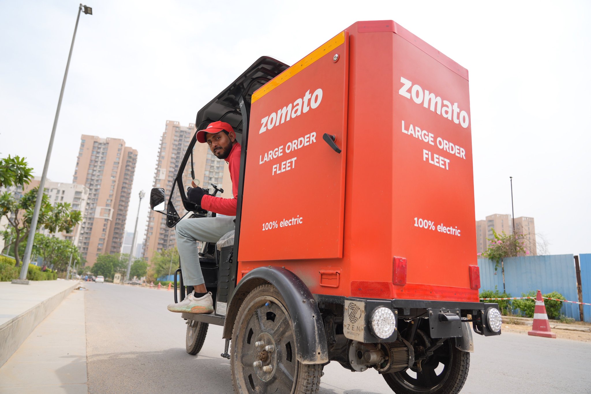 Zomato CEO Introduces India's First Large Fleet Order for Group Events