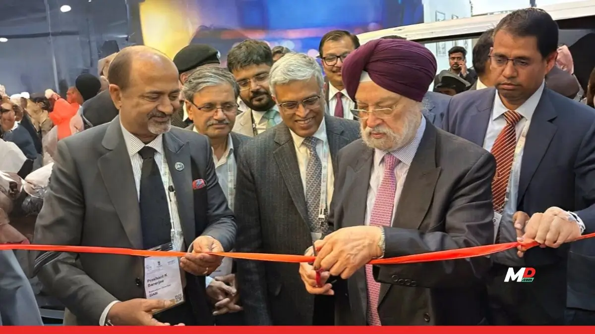 Hon’ble Minister Shri Hardeep Singh Puri Inaugurates SIAM’s Sustainable Mobility Pavilion at India Energy Week 2025 