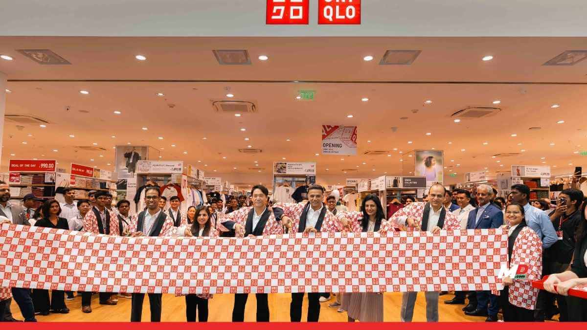 UNIQLO Celebrates Opening of First Store in Bengaluru  Joined by Indian cricket legend Rahul Dravid for grand launch, special offers for customers 