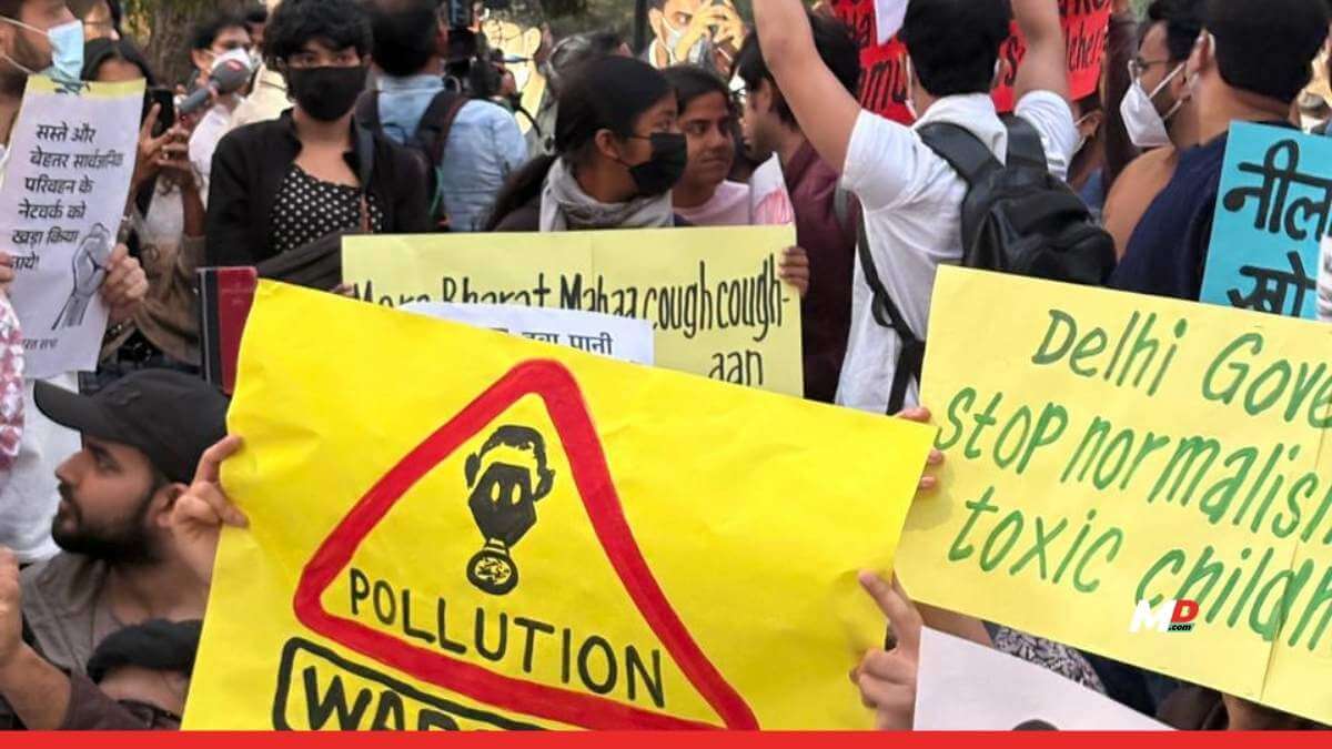 Delhi Police Detain Protesters as Air Pollution Worsens