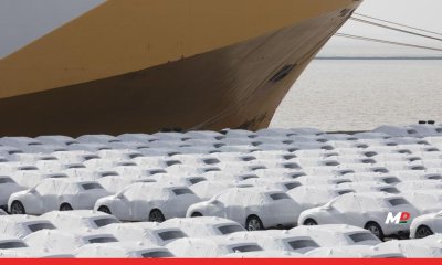 German Economist Flags Crisis for BMW, Mercedes