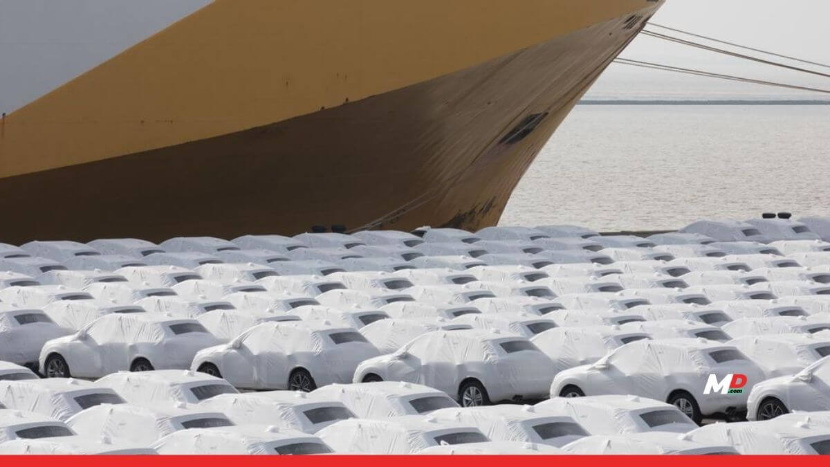 German Economist Flags Crisis for BMW, Mercedes