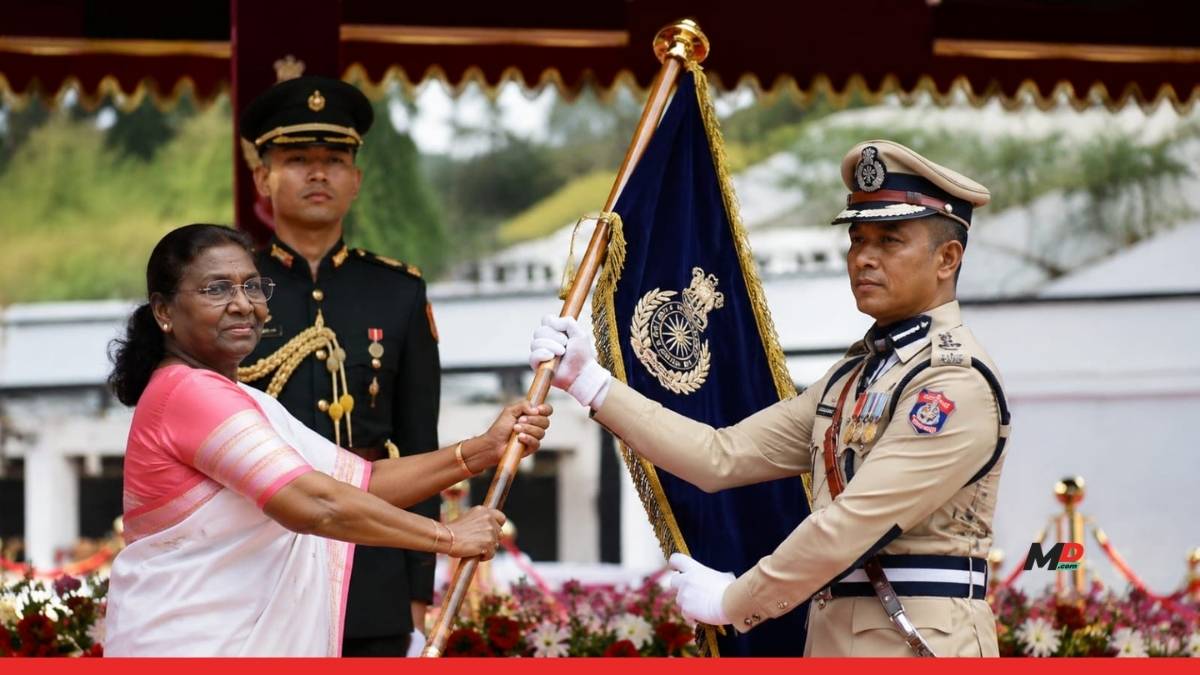 President Droupadi Murmu Presents ‘President of India’s Police Colour’ to Sikkim Police
