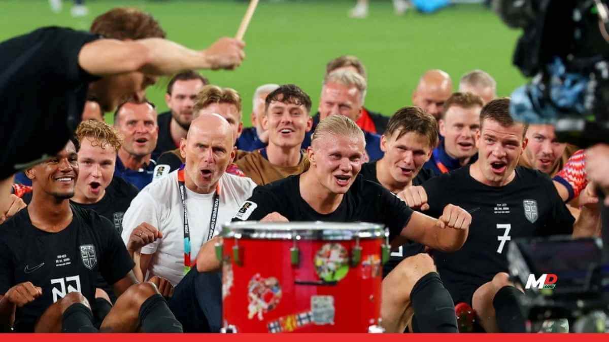 Norwegian Fans Win Hearts With Viking Row Tradition