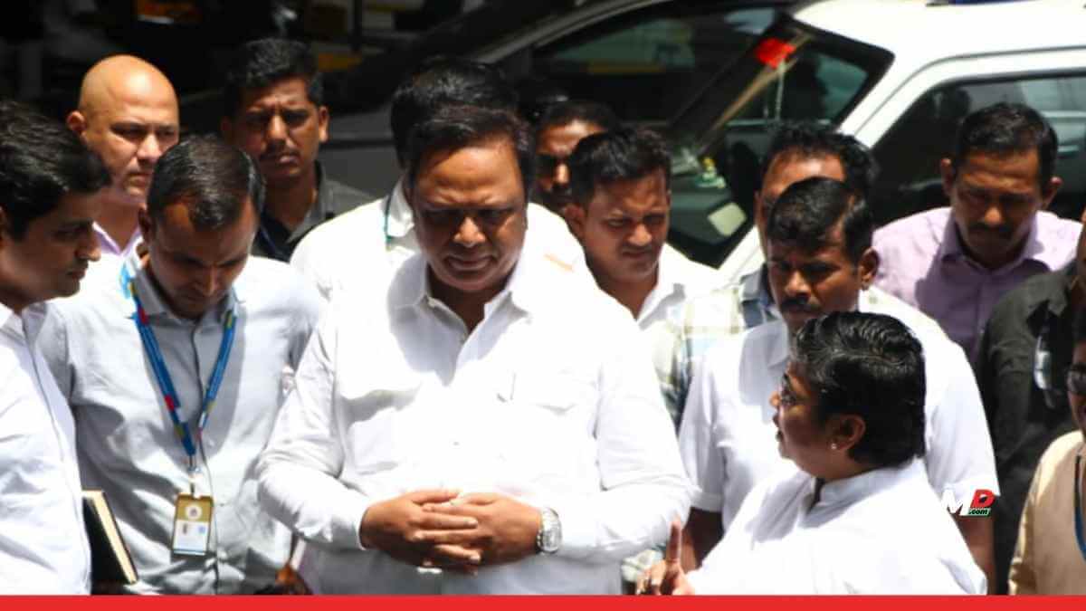 Ashish Shelar Warns Against SV Road Waterlogging