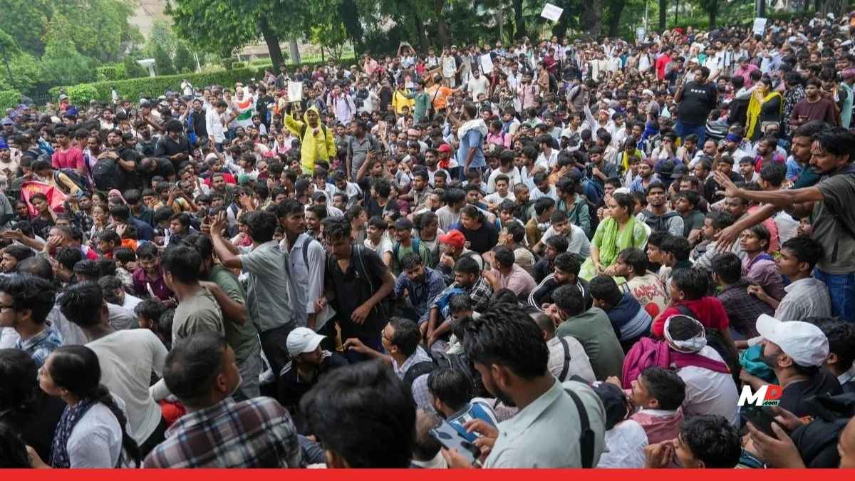 Centre reaches out to CJP for talks as protest gathers pace 