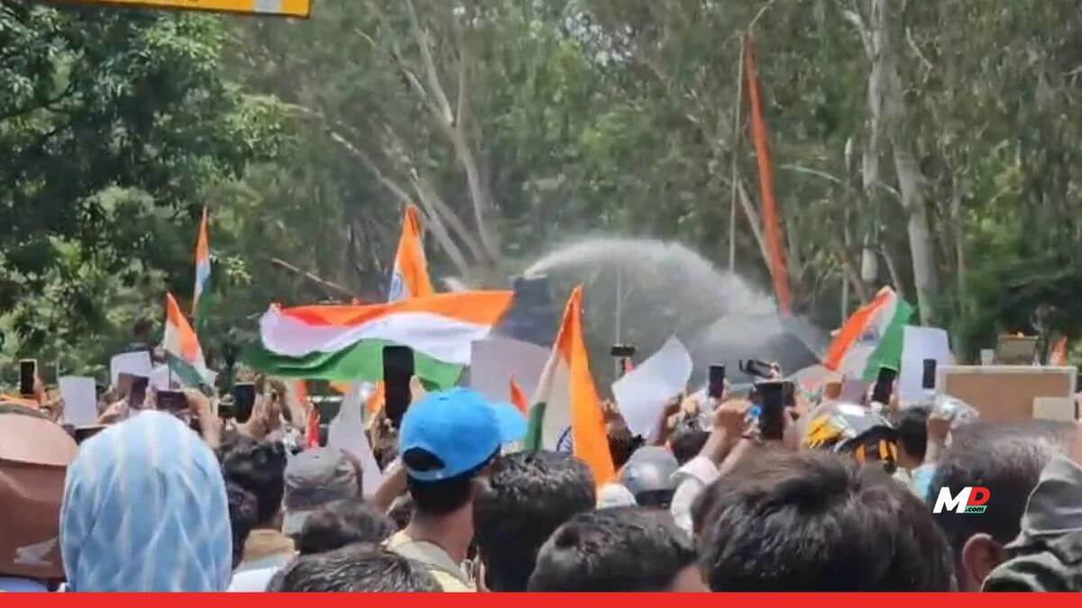 Jharkhand police use water cannons, lathis against protesting students