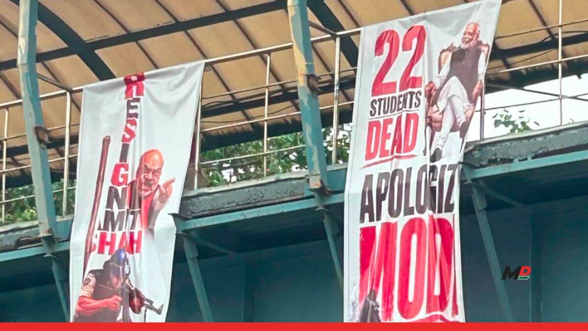 Mumbai Youth Congress Holds Banner Protest in Bandra and Borivali Against Action on NEET Protesters